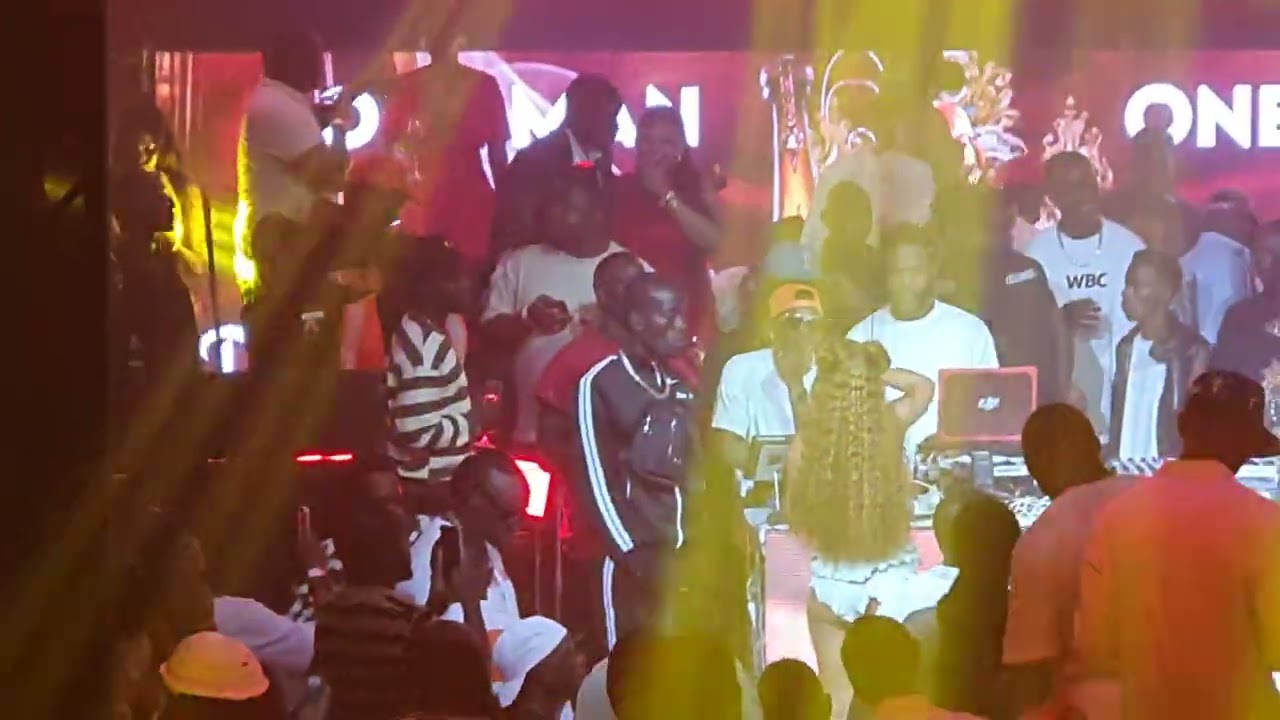 DR JOSE CHAMELEONE ALEESE SHEILA GASHUMBA KU STAGE 