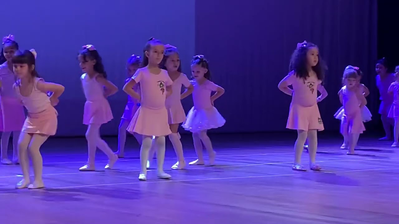 Apresentação do ballet Dia das Mães 2023 - 🦋 Borboleta Azul 🦋