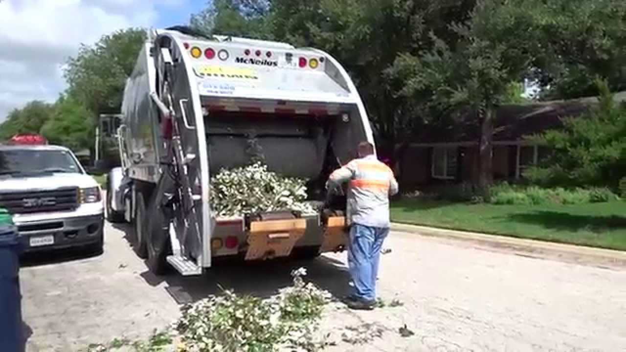 City of Denton: Peterbilt 365 McNeilus Rear Loader