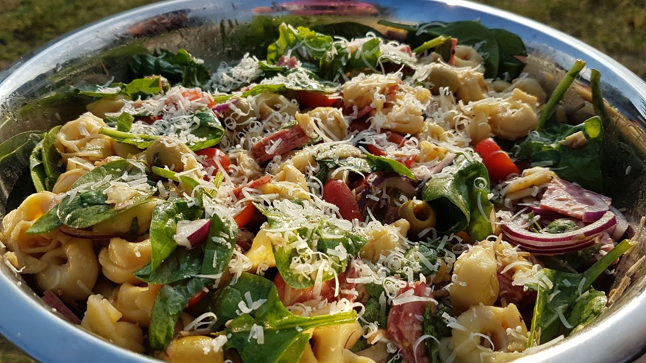 najlepsza sałatka imprezowa z tortellini szybko bo kurde goście już pod drzwiami:):):)