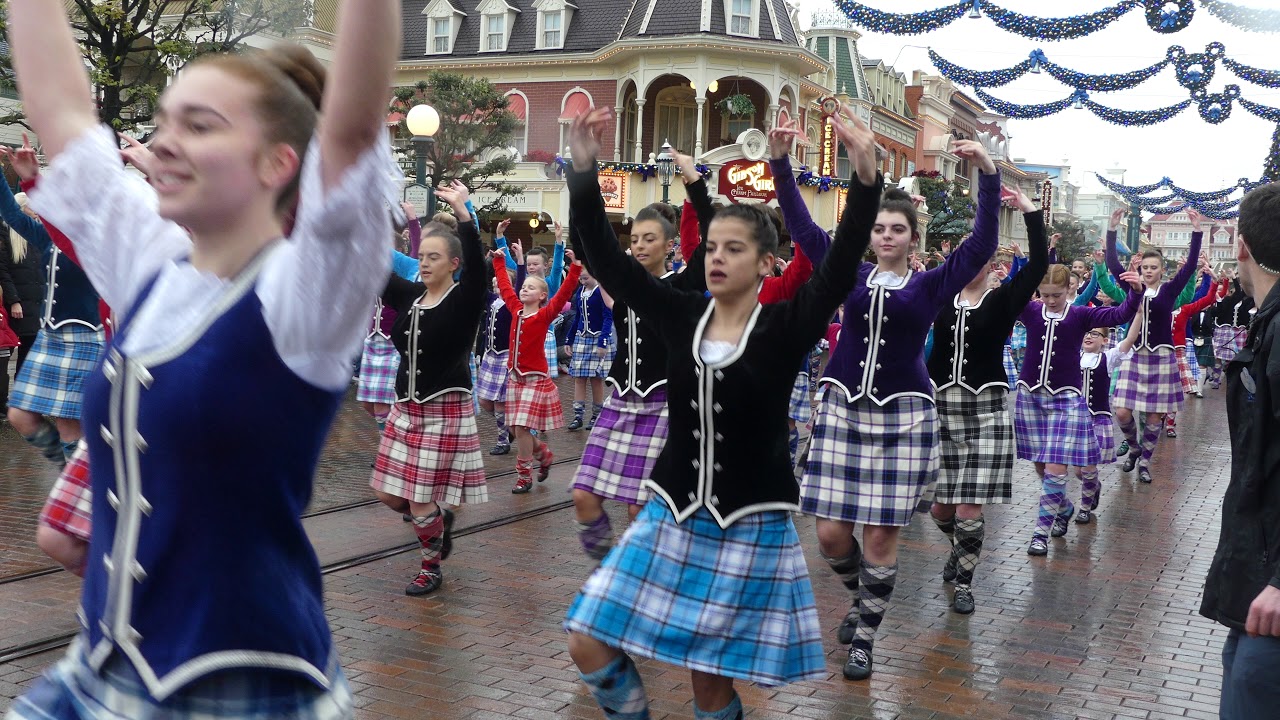 Disneyland Paris - Scottish Highland dance