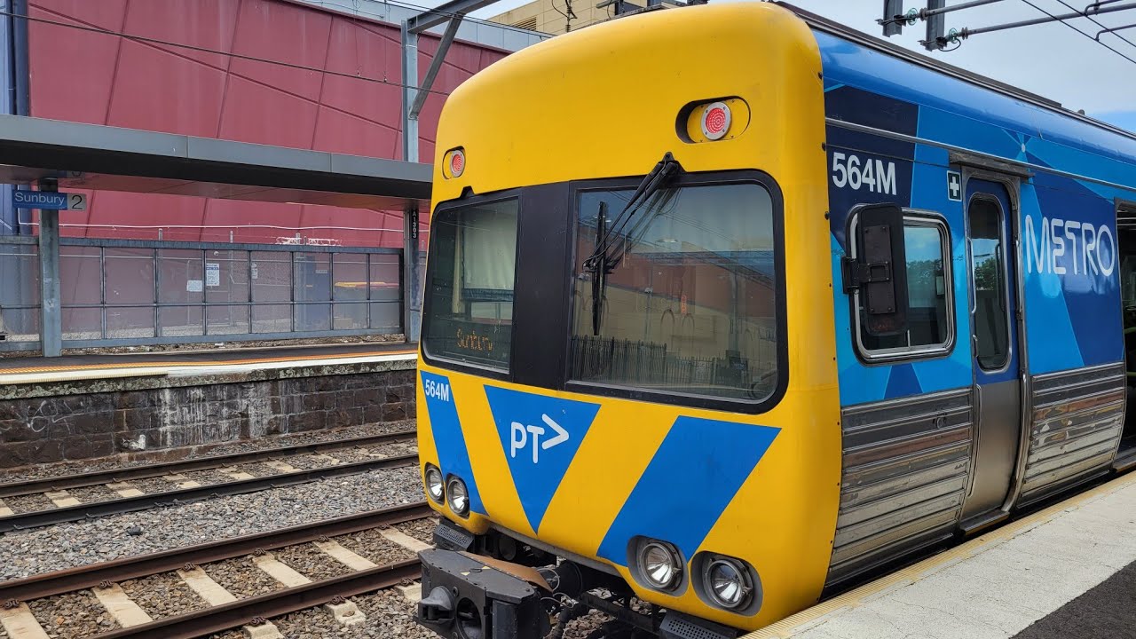 Alstom Comeng from Sunbury to Flinders Street
