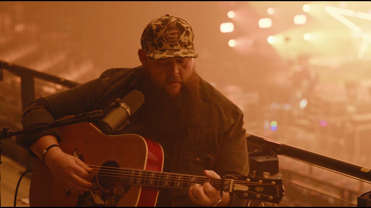 Larry Fleet - Holding Her and Loving You (The Soundcheck Sessions)