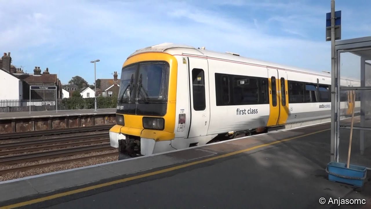 Class 465 Southeastern Netwokers at Tonbridge