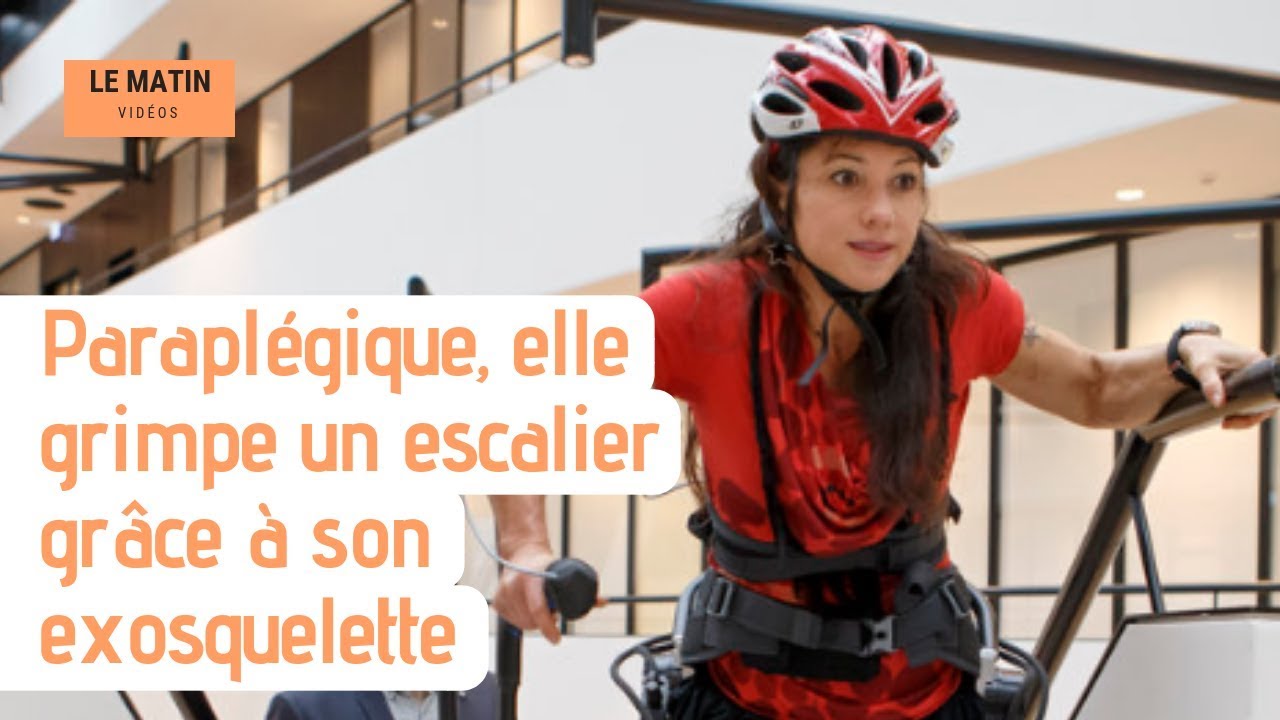 Paraplégique, elle marche avec un exosquelette