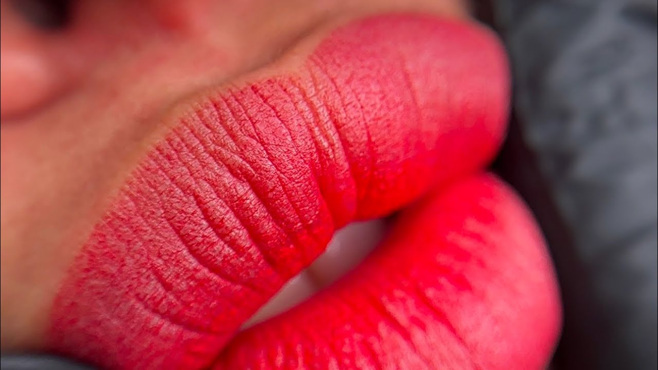 Passo a passo MICROPIGMENTA&Ccedil;&Atilde;O DE L&Aacute;BIOS 👄 EFEITO BATOM UMA PASSADA