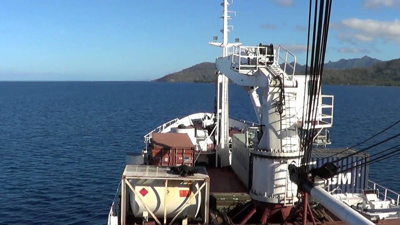 Polynésie 5 : Visite des îles sous le vent en petit cargo ravitailleur.
