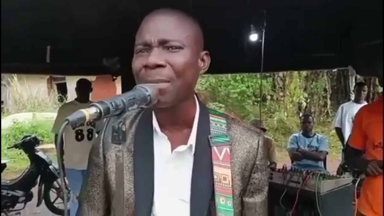 RIP GREAT MUSICIAN IKE SPACO WE MISS YOUR GOLDEN VOICE IN IKA LAND DEATH WHY SO SOON AGAIN 😭😭😭😭😭😭😭😭😭