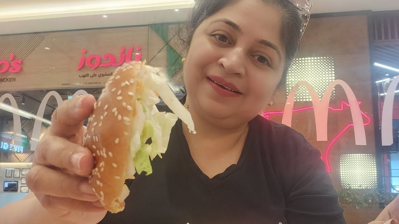 10AED mein aap mcdonald se kharid sakte hain veggie meal#mcdonalds#veggiemeal#jvcdubai#food