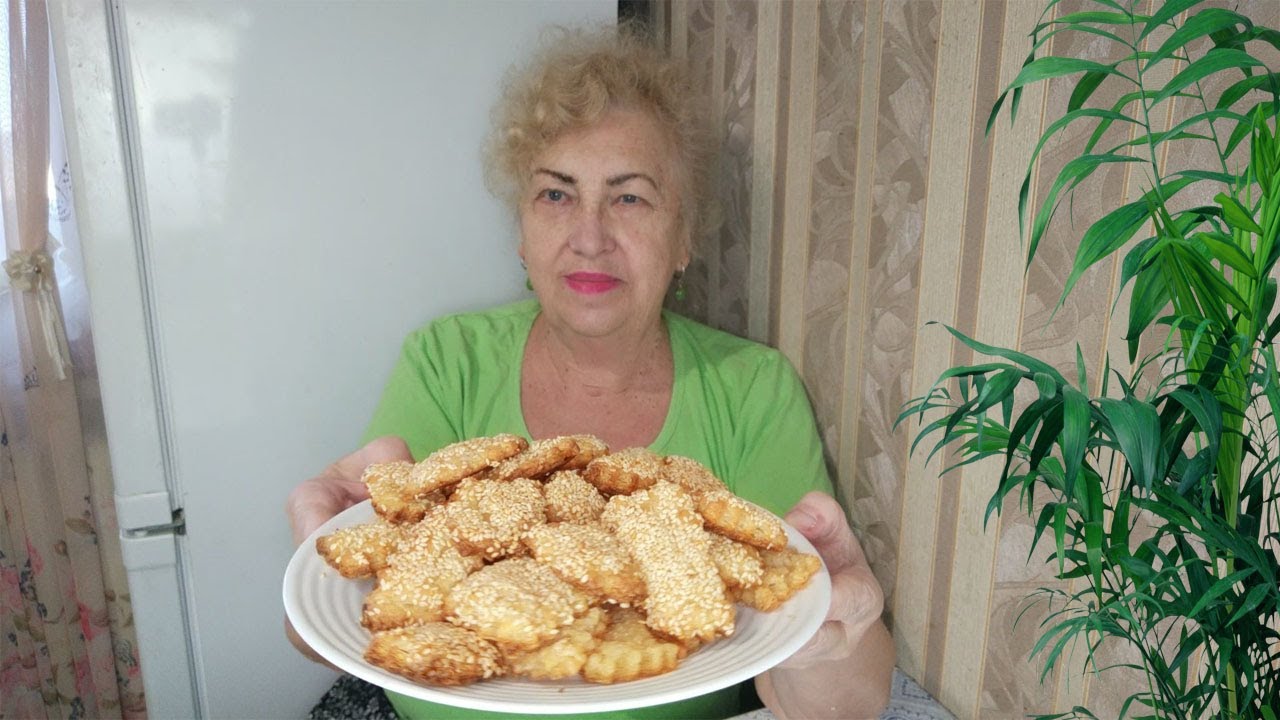Самый простой рецепт печенья. Всего три  ингредиента и в итоге очень вкусно.