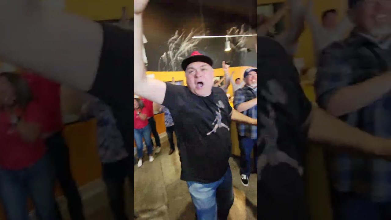 SDSU Aztecs Buzzer Beater - Fans Reaction at Novo Brazil!