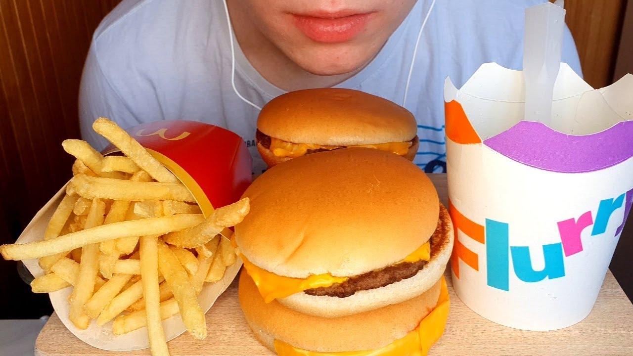 ASMR MCDONALD'S CHEESEBURGERS FRIES & OREO MCFLURRY MUKBANG (No Talking) EATING SOUNDS