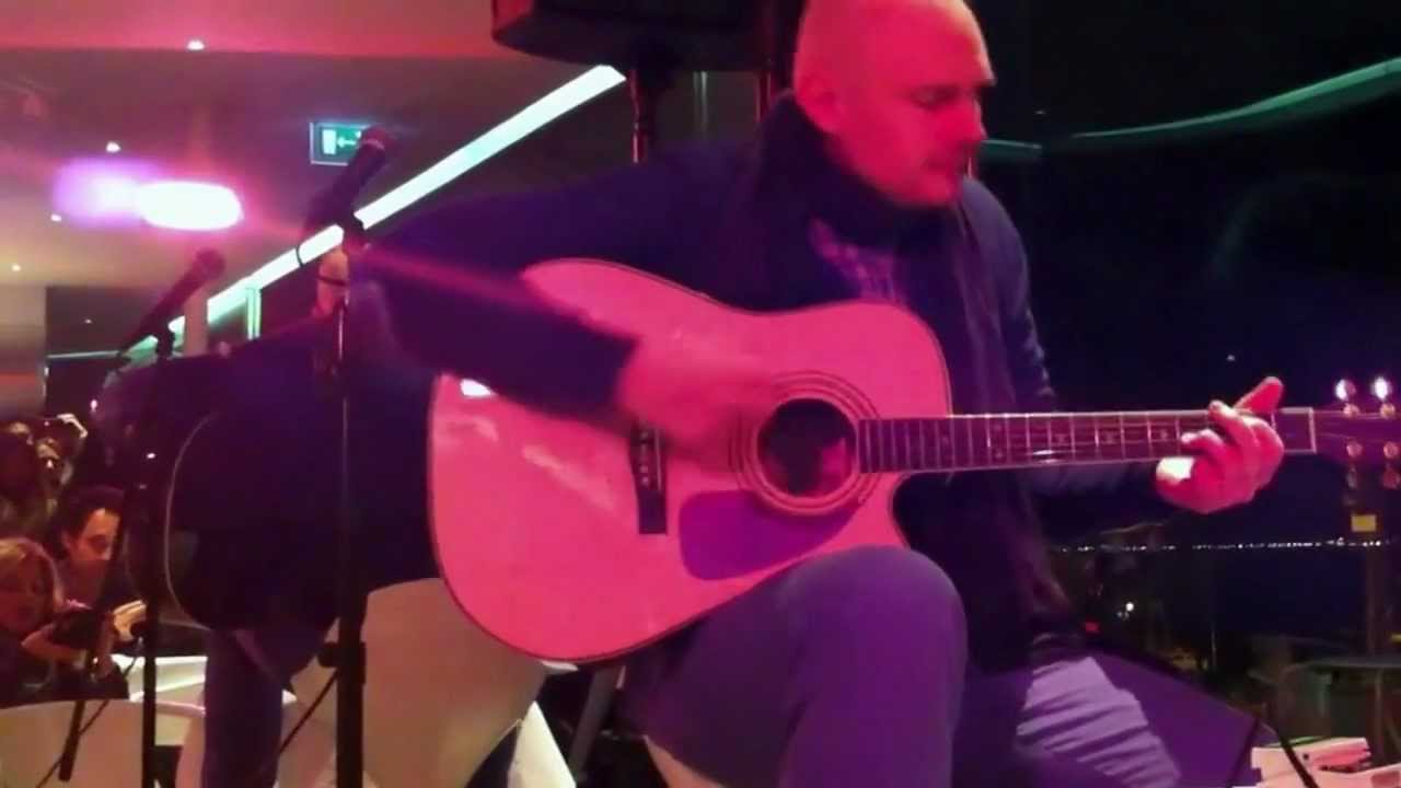 Billy Corgan - 12/10/11 - [Multicam/Full Show] - Surprise Acoustic Set - Lisbon, Portugal
