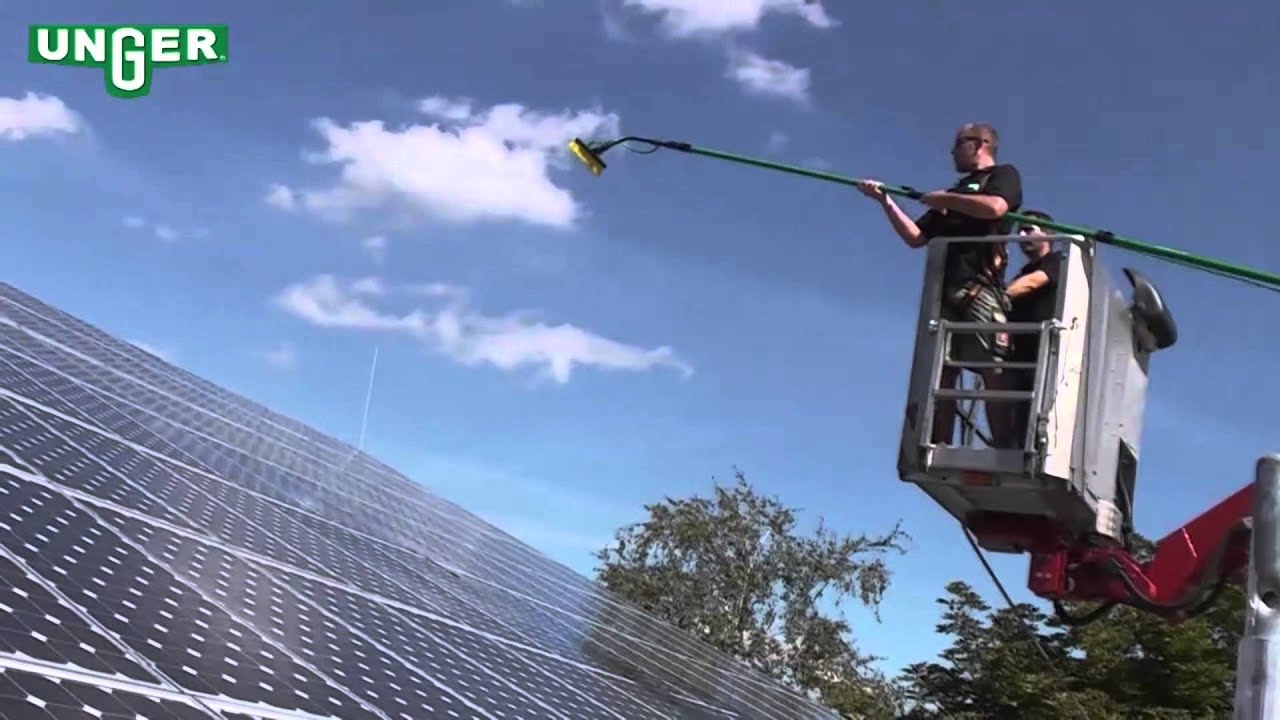 Solar Panel Cleaning with Unger HiFlo System - Video (Unger)