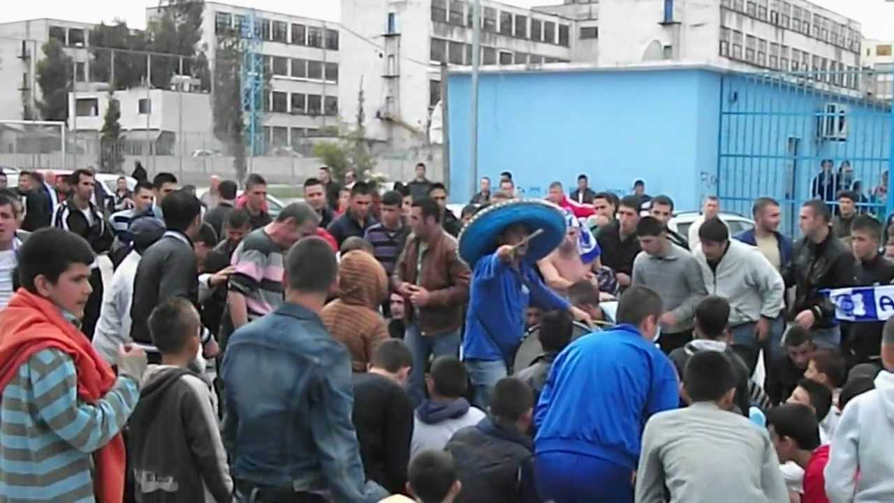 teuta vs shkumbini tifozat durrsak ne delire ne maksimume