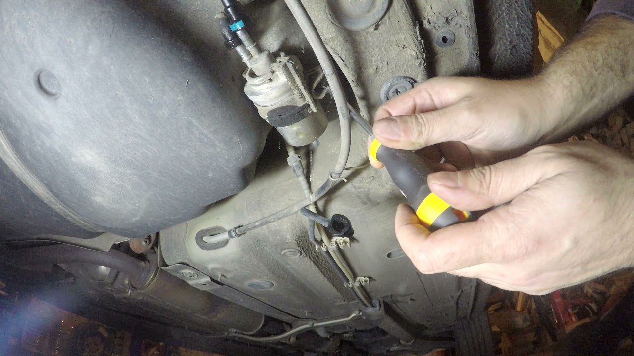 How to remove - replace fuel filter on SEAT 6L (IBIZA - CORDOBA)