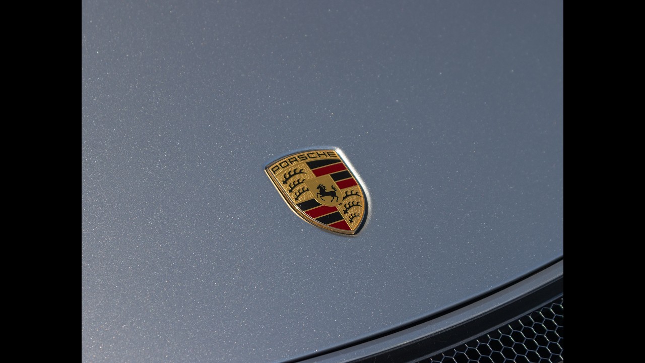 2020 Porsche GT4 Walk-around & Cold start