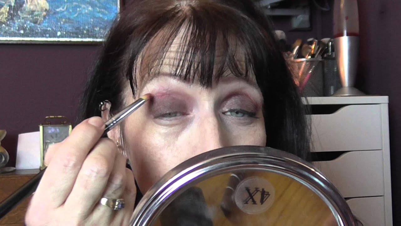 Revolution ~ New  Trals vs Neutrals Palette