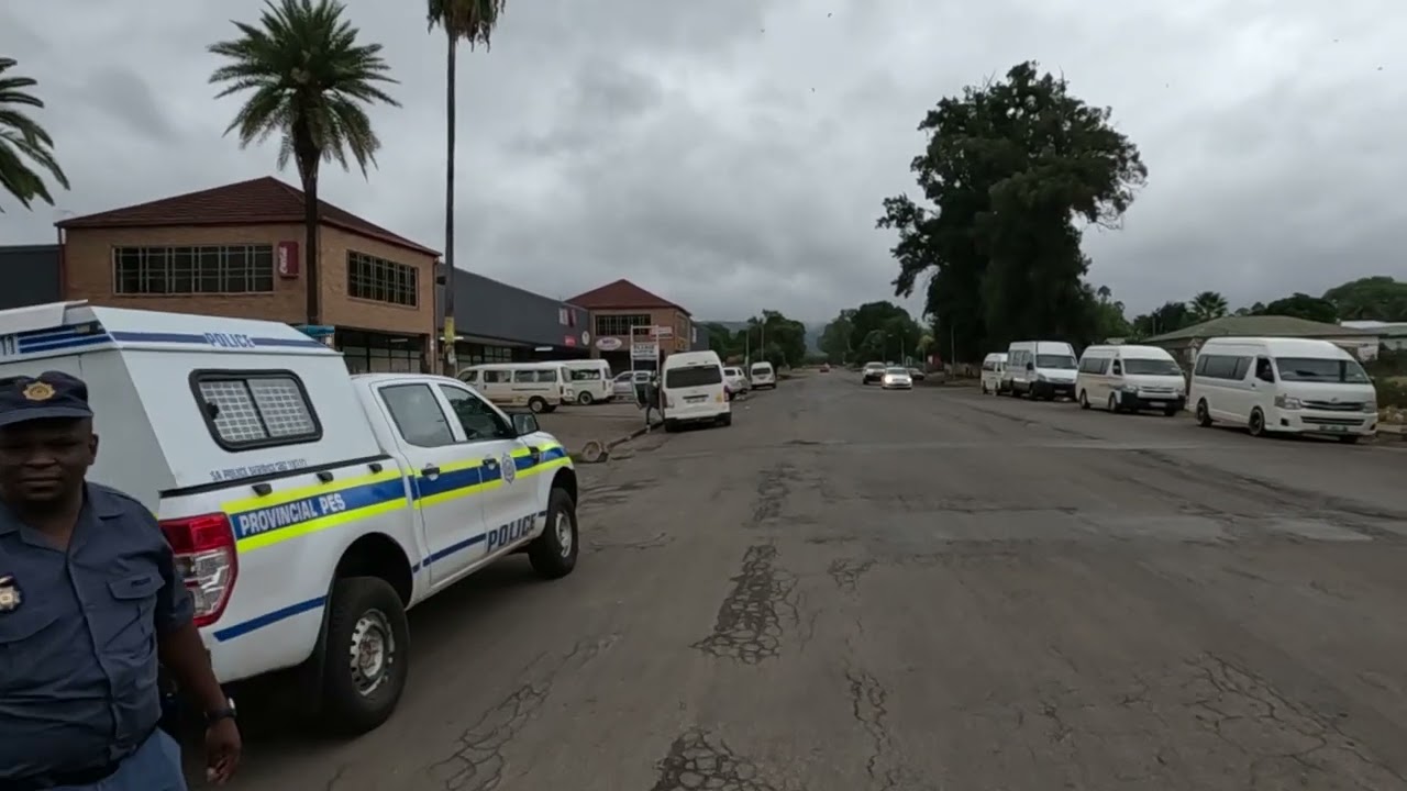 Fri 03 Feb 07h56: GP-Just after filling up in Zeerust, getting bit lost finding the road to Gaborone