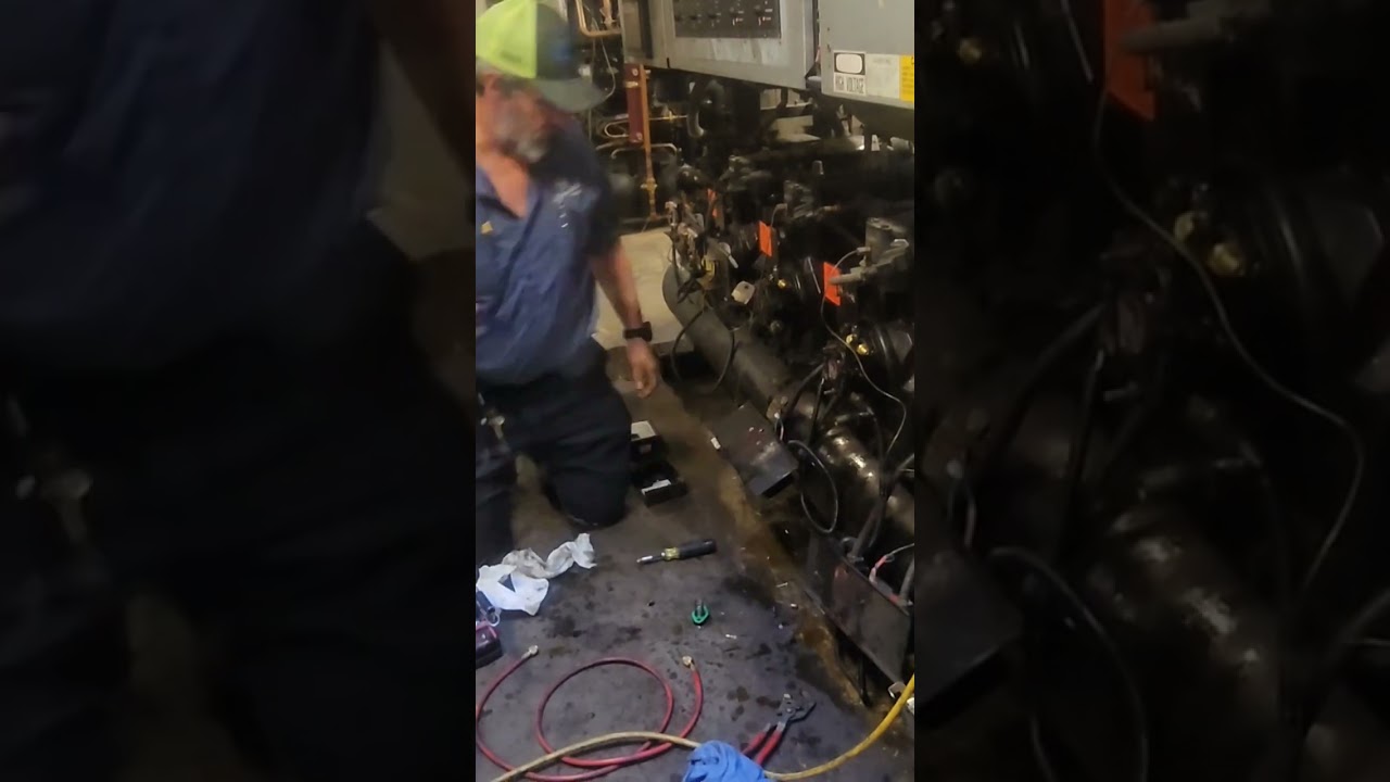 Supermarket Refrigeration: On Call Oil Change. NEW VIDEO!
