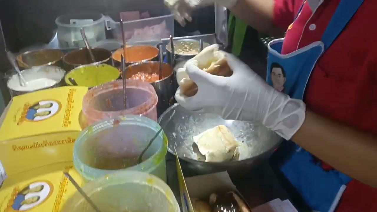 ขนมปังปิ้งไส้ทะลัก Yaowarat Toasted Bread 泰国曼谷唐人街的烤面包，一定要尝试#streetfood #ขนมปังปิ้ง