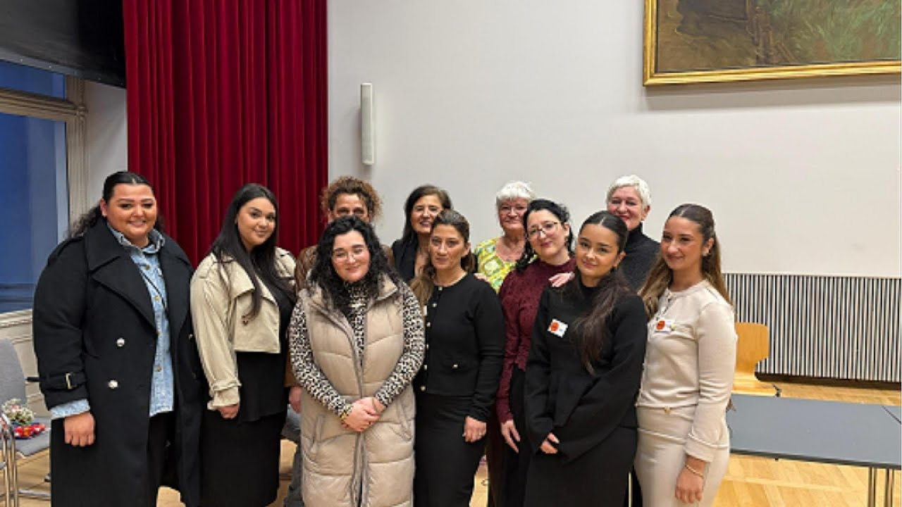 Abschlussfeier Kita-Bildungsbegleiterinnen 2026 im Rathaus Altona