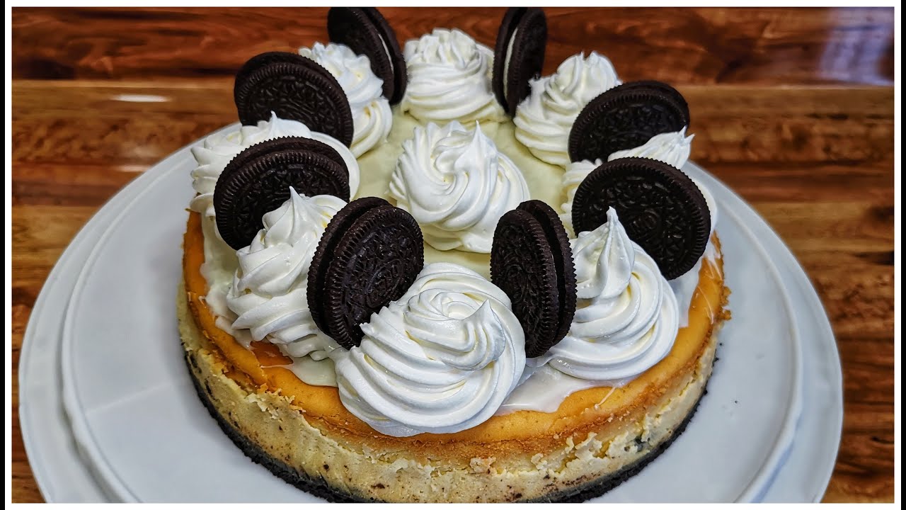 Como hacer Cheesecake de Oreo al horno || Los Antojos de RD||