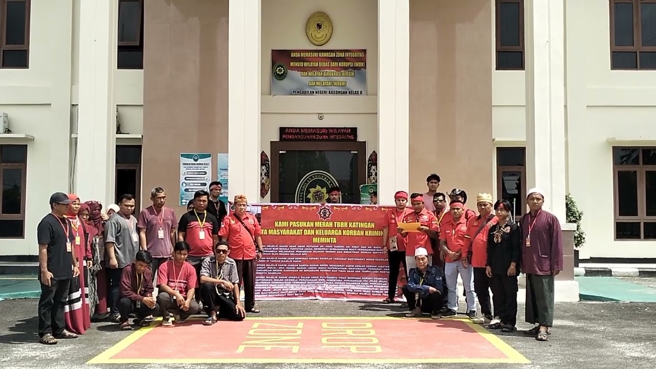PN KASONGAN MEMIHAK PERUSAHAAN DIBANDINGKAN DENGAN MASYARAKAT JELAS JELAS DIKRIMINALISAI OLEH PT. 