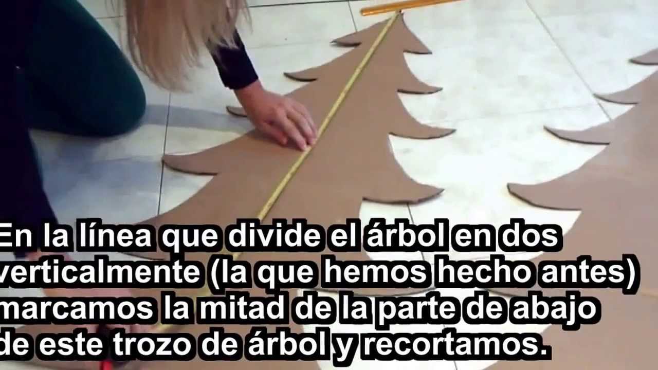 ÁRBOL DE NAVIDAD CASERO . Christmas tree home.
