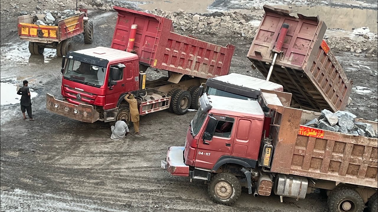 OLD CATERPILLAR LOADER VS HUGE ROCKS LOADING IN DUMP TRUCK 🛻 