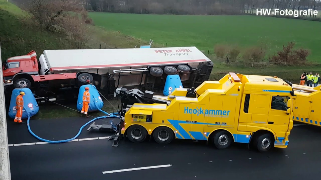 Luchtkussen berging gekantelde vrachtwagen A28