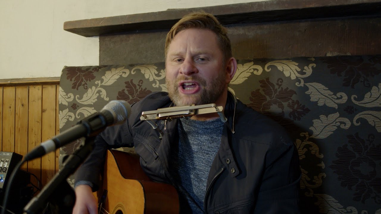 Colin Clyne live and unplugged:  Good guy