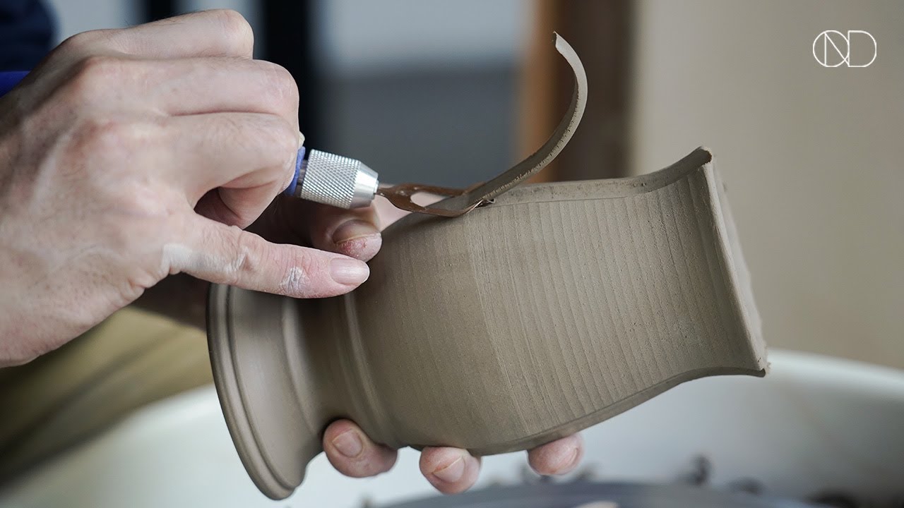카빙으로 완성한 도자기 화병 : Making a Carved Ceramic Vase on the Wheel [ONDO STUDIO