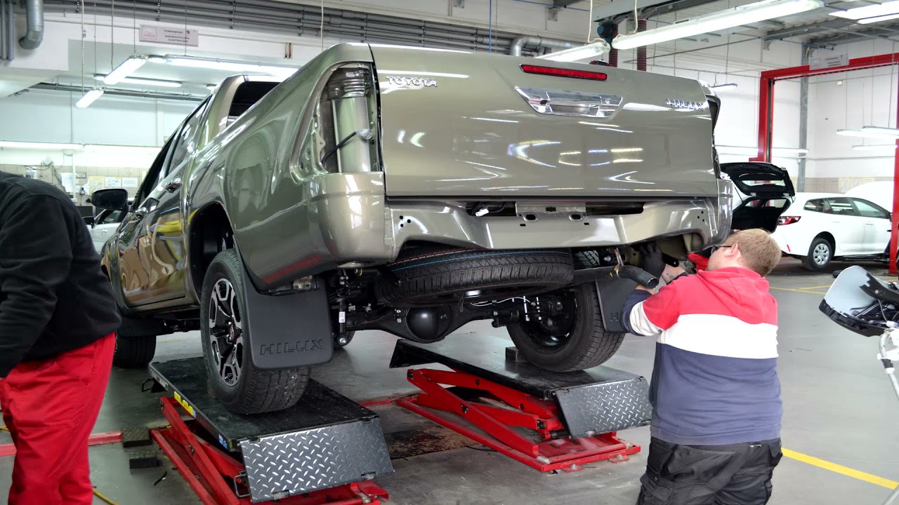 Toyota Hilux - AKCESORIA / montaż i prezentacja