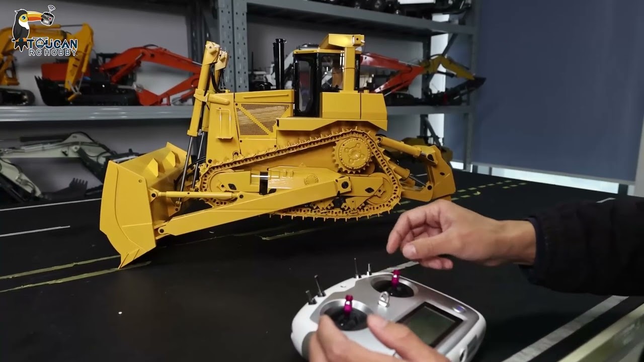 How to operate The 1/14 RC hydraulic DXR2 bulldozer metal earth mover. See radio settings