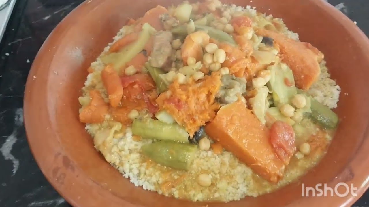 جمعة مباركة علينا وعليكم بالخير والبركة 