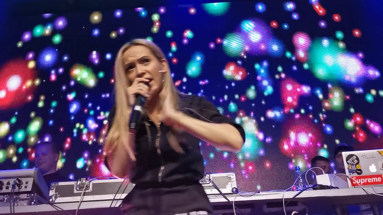 TOTO SOM JA TOUR - Dominika Mirgová - Zober ma tam
