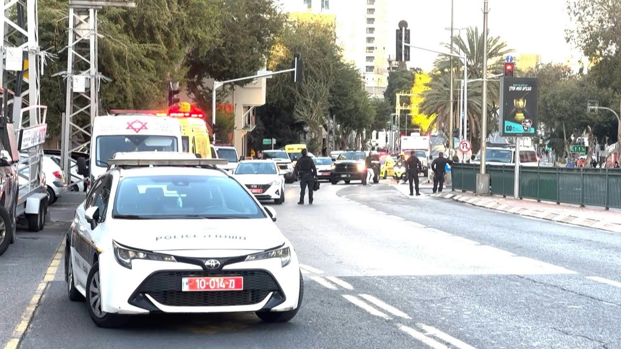 Israeli emergency services arrive at site of Iranian strike | AFP