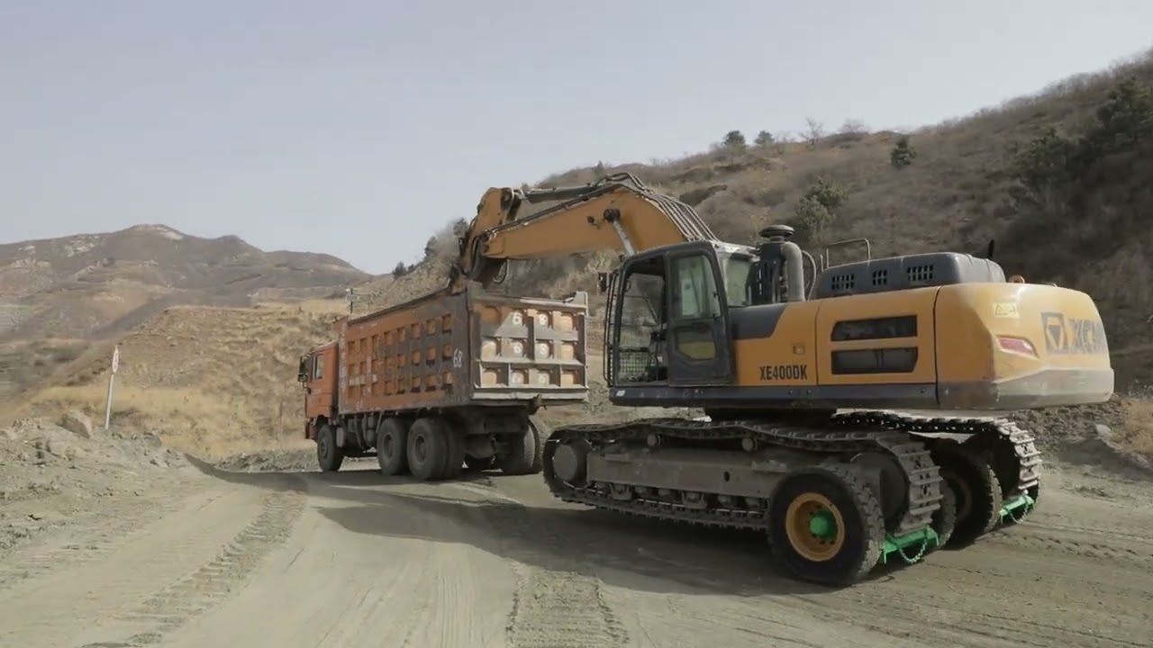 Excavator Transport System, China.#transportsystem #excavator #automobile
