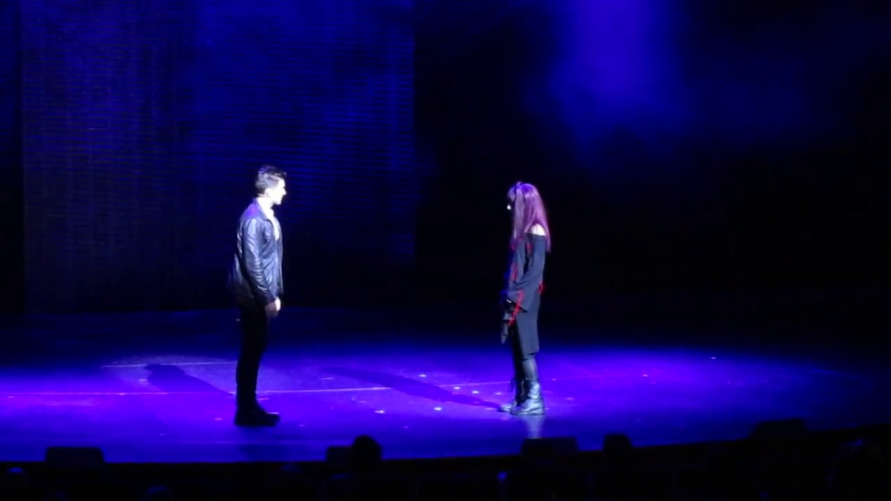 05 Under Pressure ~ We Will Rock You MVI 0600