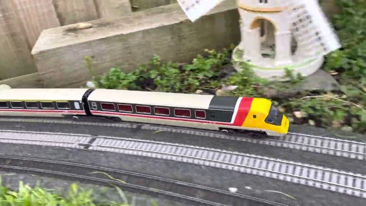 Hornby APT-P flying along!