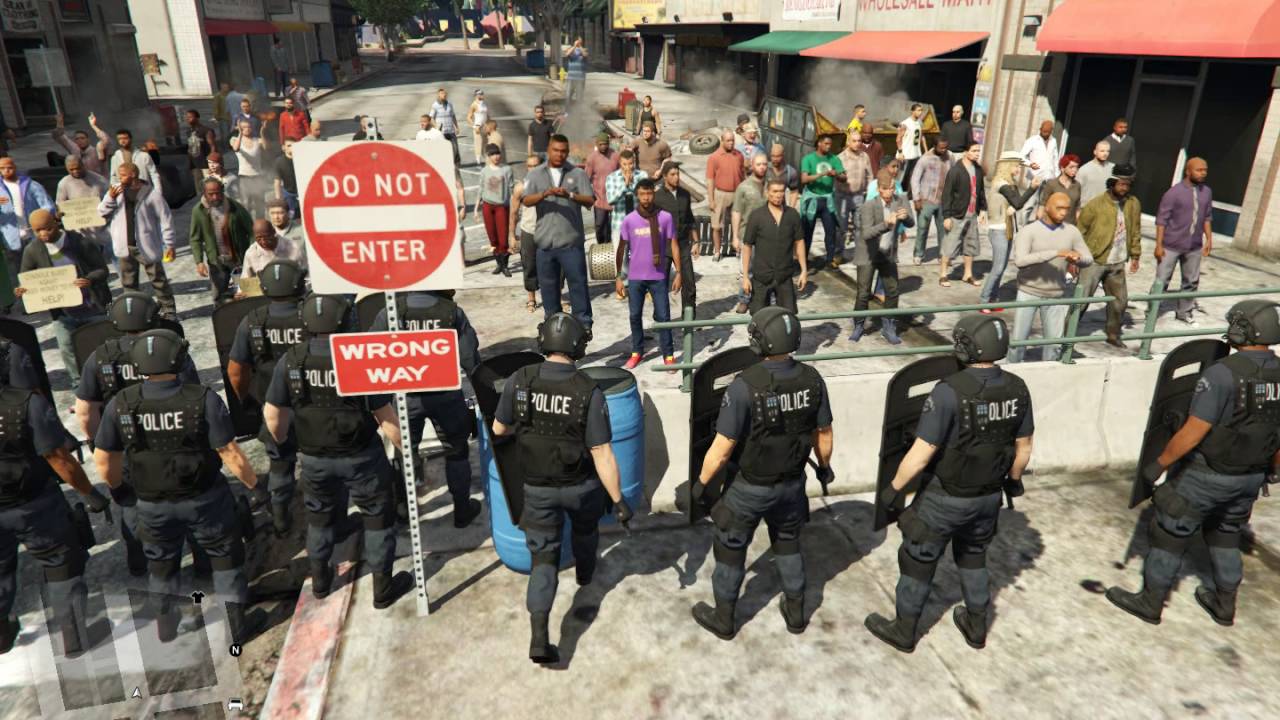 GTA V - Protest in front of Police Station (map)