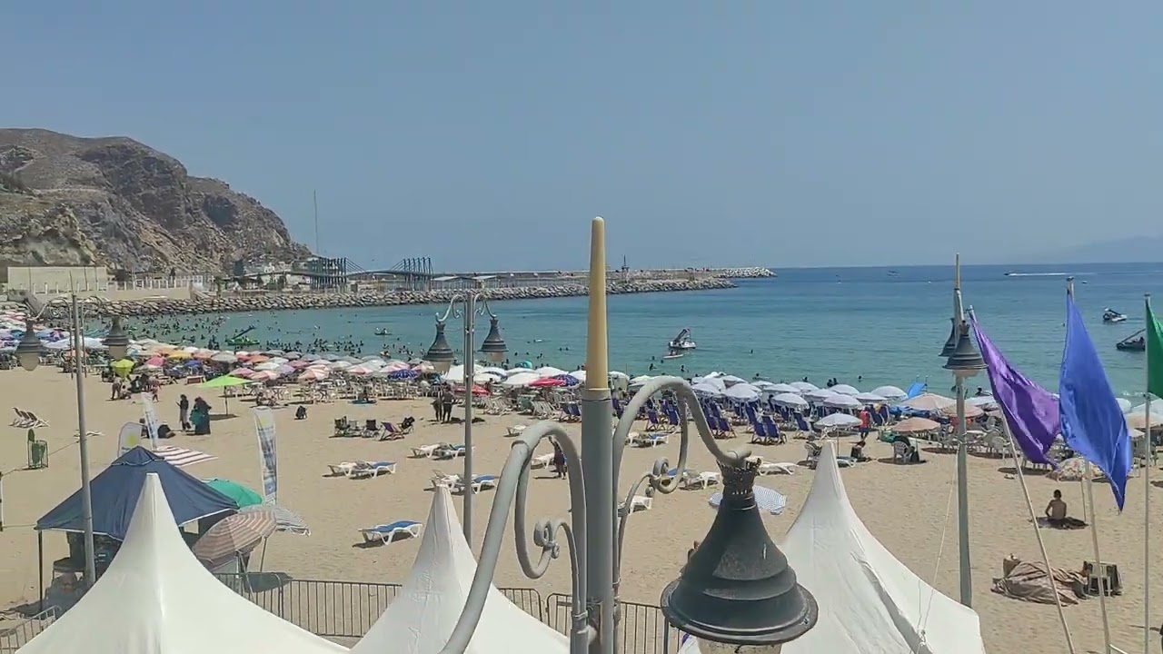 خريجة مع العائلة الي شاطئ كيمادو الحسيمة