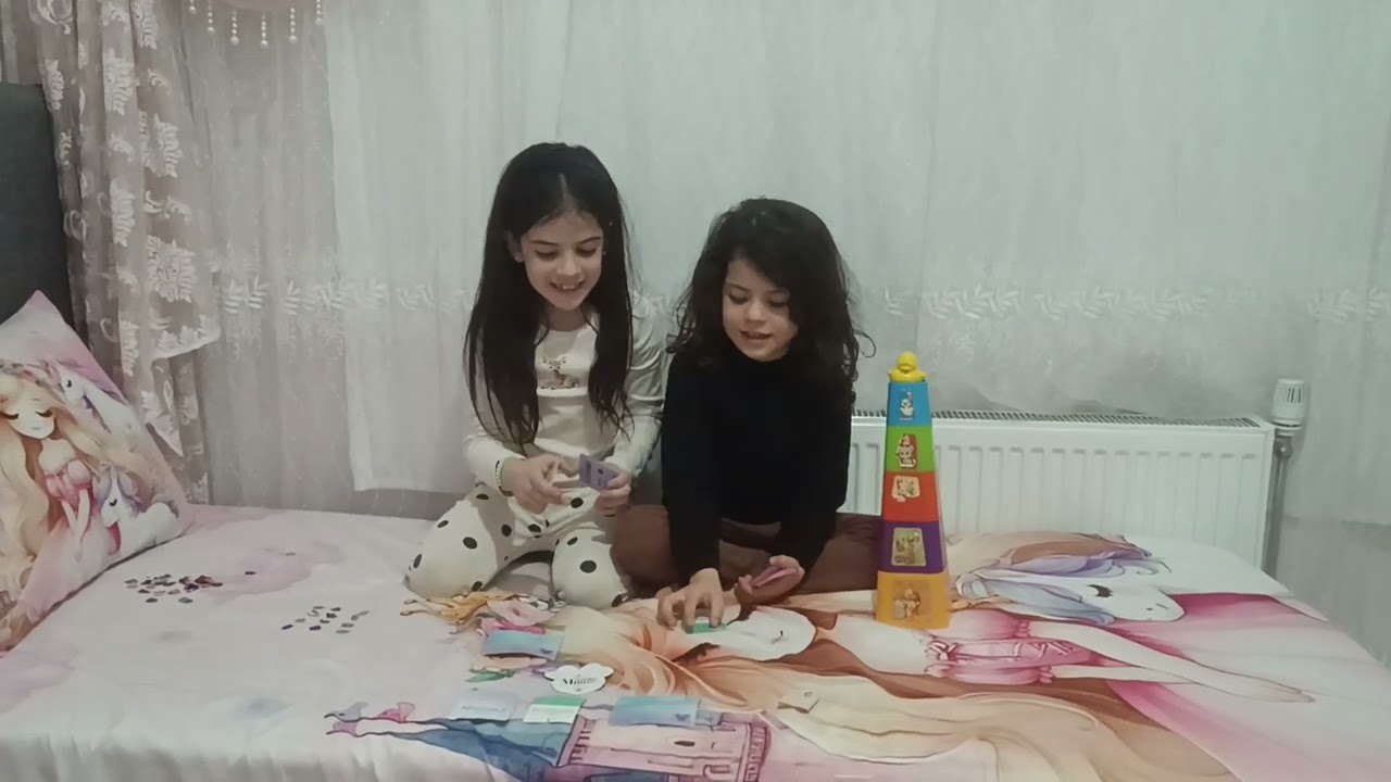 Yaren ve Mina Kart oyunu 