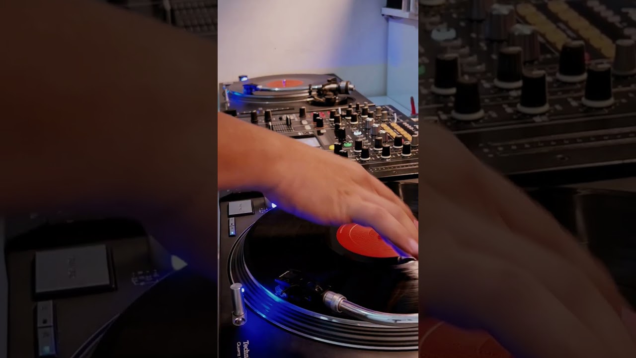 BACK IN TIME - 90s, 80s, 70s MUSIC