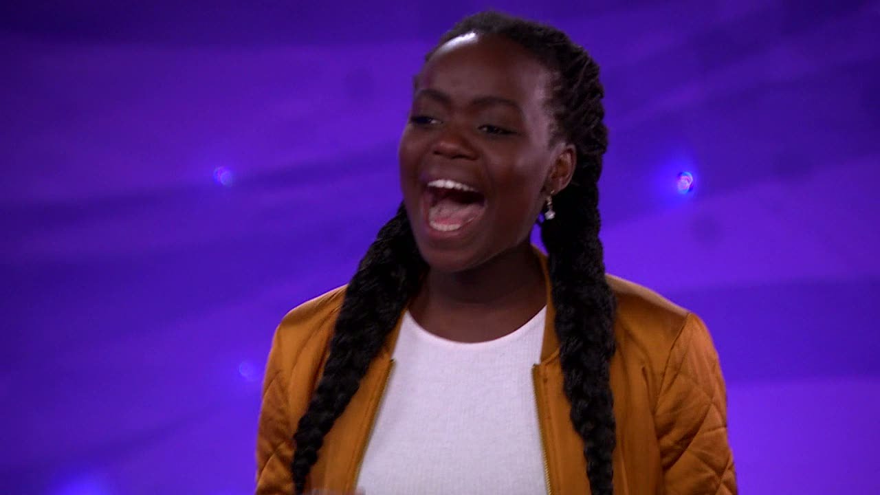 Renaida Braun sjunger Idol-juryn av stolarna i Idol 2016 - Idol Sverige (TV4)