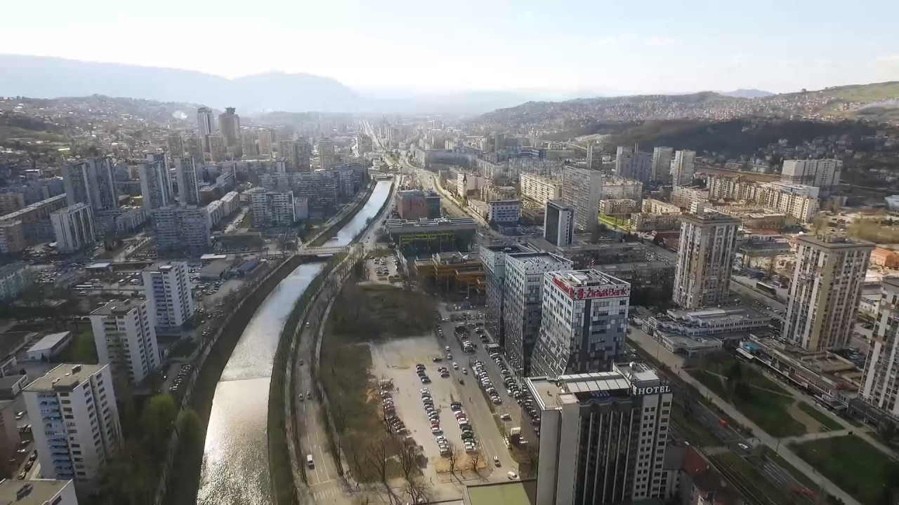 Zemlji&scaron;te kod hotela Bristol, Vilsonovo &scaron;etali&scaron;te, Sarajevo