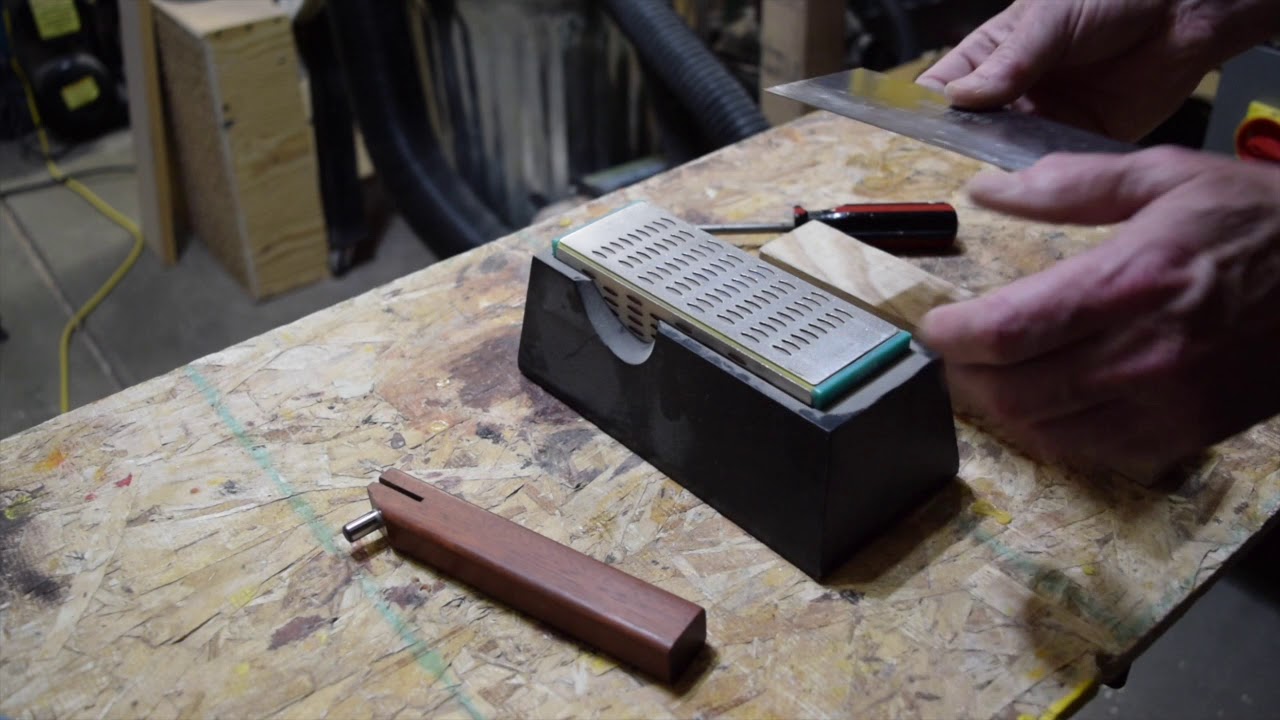 Sharpening a Cabinet Scraper For Woodworking