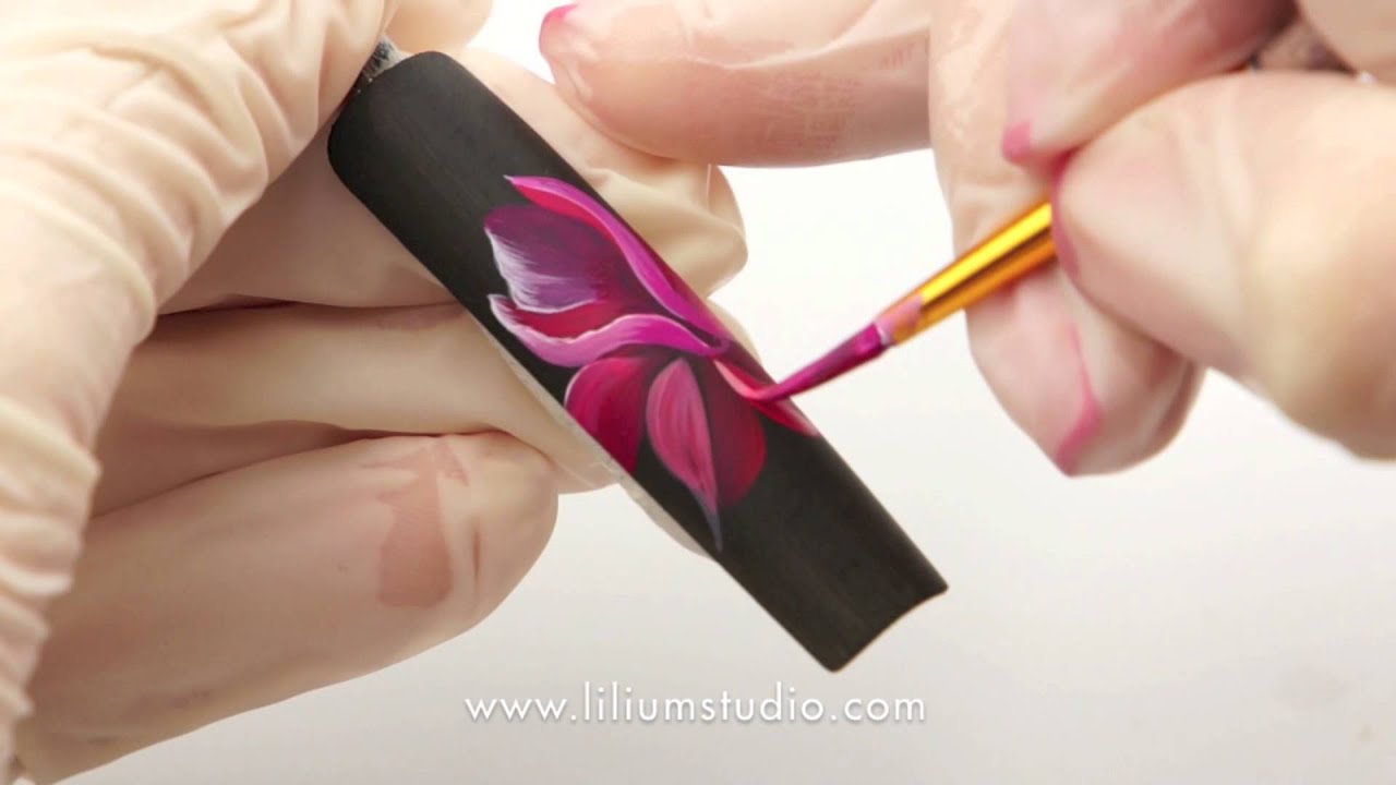 Nail Art by Liliya Sereditskaya (Tropical flower) Zhostovo painting