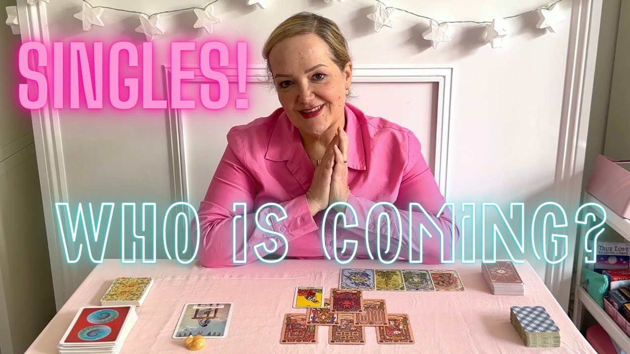 Singles! Who is Waiting to Come in? 🥰😎 Pick a Card Tarot Reading 💕